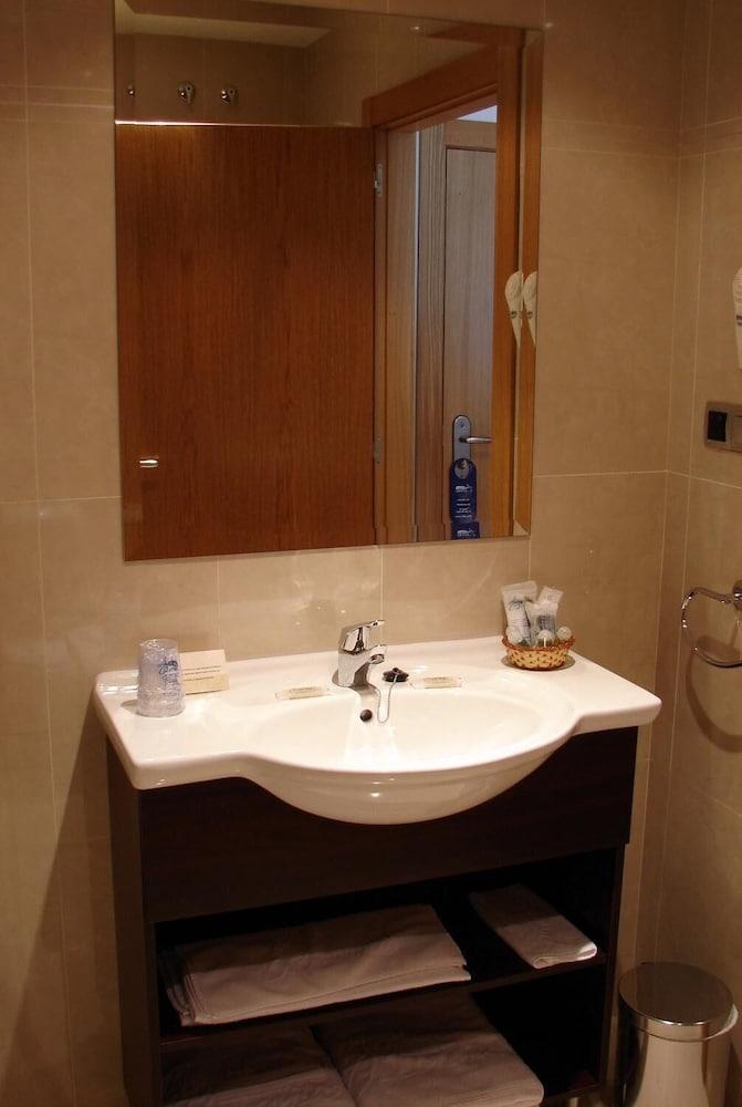 Hotel La Borona Gijón Buitenkant foto